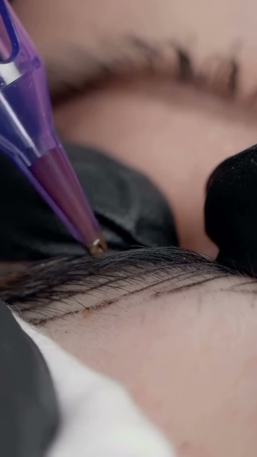 Före och efter microblading hos Lemoge Clinic